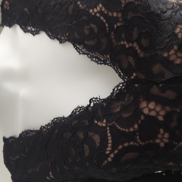 Vera Wang Black & Nude Lace Long Sleeve Double V-Neck Cocktail Dress - Picture 4 of 8